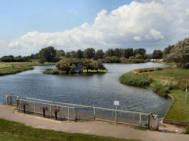 Photo 6"x4" Brooklands Park Pond East Worthing c2011