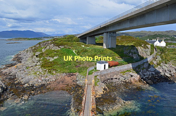 Photo 6"x4" Eilean B\u00c3\u00a0n from the lighthouse Kyleakin c2011