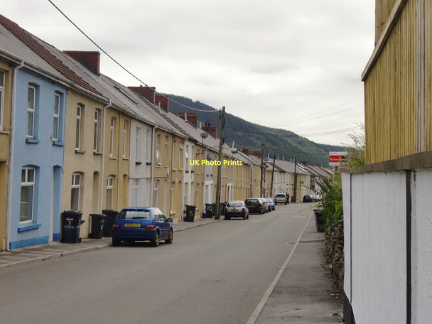 Photo 6"x4" Looking south along Bryn Taf, Aberfan, from its northern end Merthyr Vale\/Ynysowen c2011