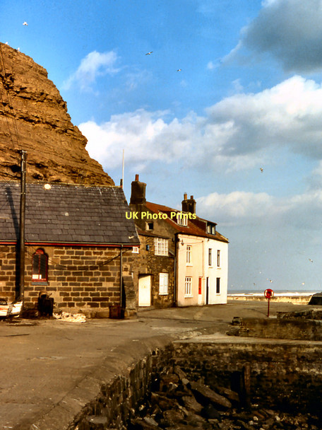 Photo 6"x4" Staithes, Cowbar Lane Staithes c1979