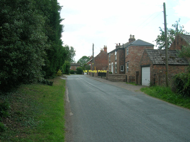 Photo 6"x4" Ferry Road into Goxhill North End\/TA1022 c2011