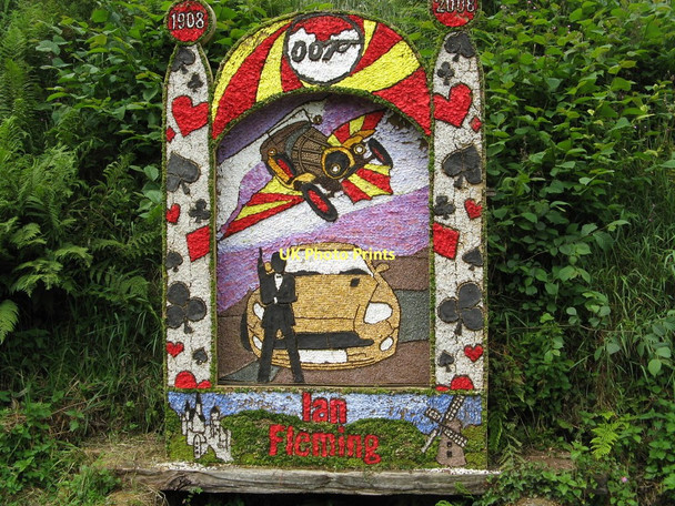 Photo 6"x4" Middle Mayfield Well Dressing in Hollow Lane Middle Mayfield c2008