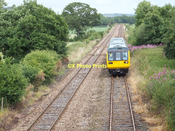 Photo 6"x4" Train on the Tarka Line at Folly Bridge Crediton c2011
