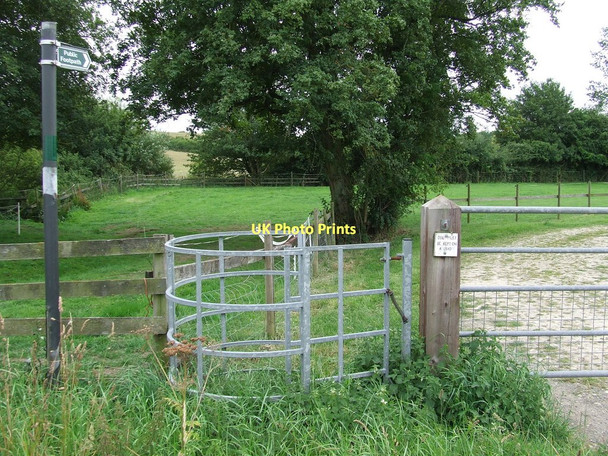 Photo 6"x4" Kissing Gate Upend c2011