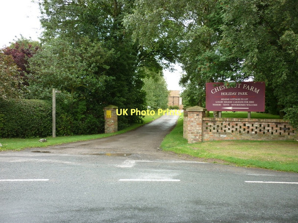 Photo 6"x4" The entrance to Chestnut Farm Holiday Park Acaster Malbis c2011