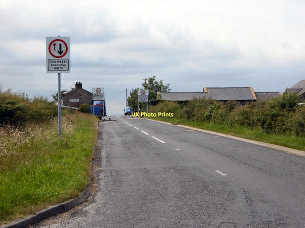 Photo 6"x4" Traffic Calming, Belthorn Road Bank Fold c2011