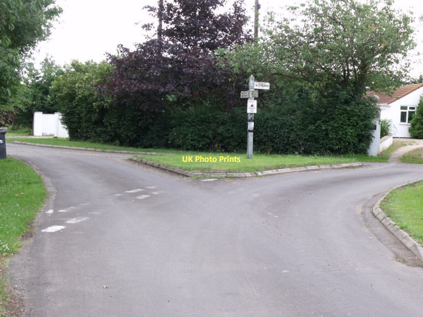 Photo 6"x4" Road junction and signpost, Tothill Tothill c2011