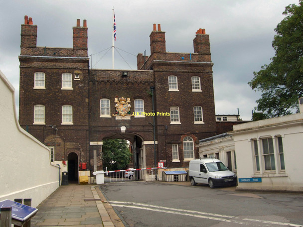 Photo 6"x4" Gatehouse - Chatham Dockyards Gillingham\/TQ7767 c2011