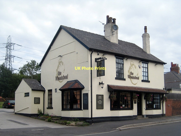 Photo 6"x4" The Wheatsheaf, Lake Lock Road Stanley\/SE3424 c2011