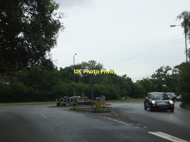 Photo 6"x4" Junction of Salt Box Road with A320 Jacobs Well c2011