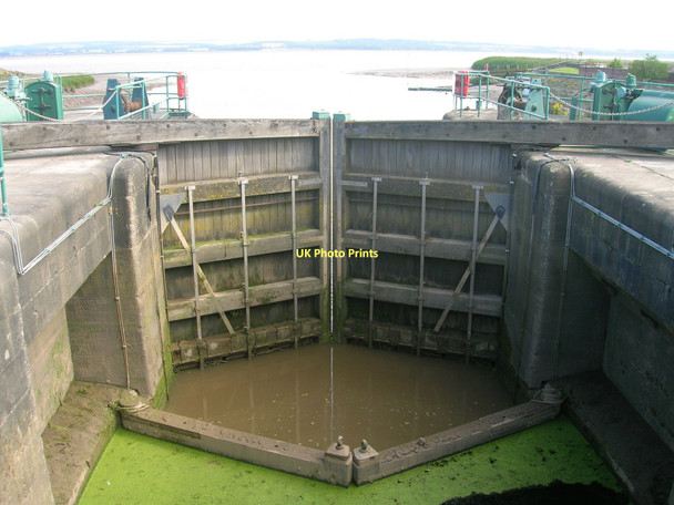 Photo 6"x4" Lock, Ferriby Sluice South Ferriby c2011
