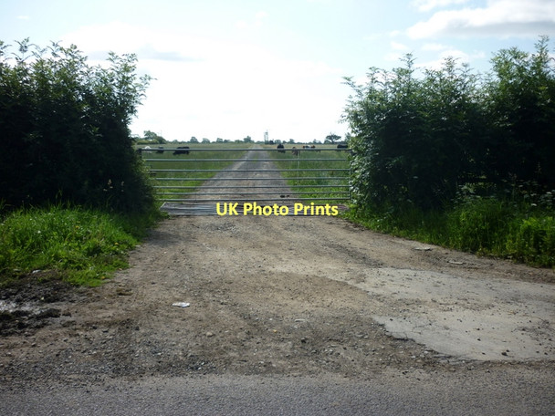 Photo 6"x4" A farm track leading to Westfeild Farm Nun Monkton c2011