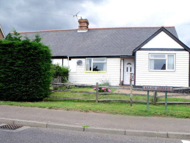 Photo 6"x4" Weatherboarded bungalow, Northiam Northiam c2011
