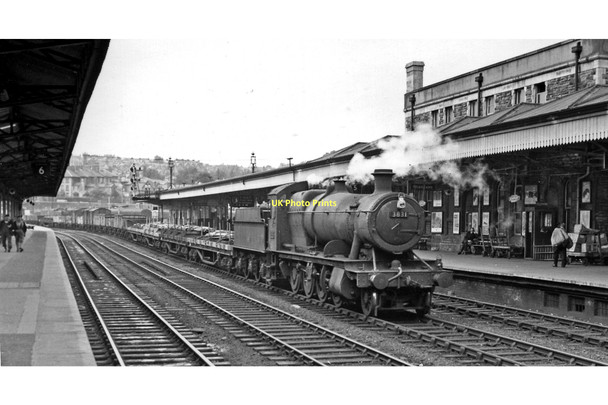 Photo 6"x4" Newport High Street Station, with Up freight running through Newport\/Casnewydd c1961