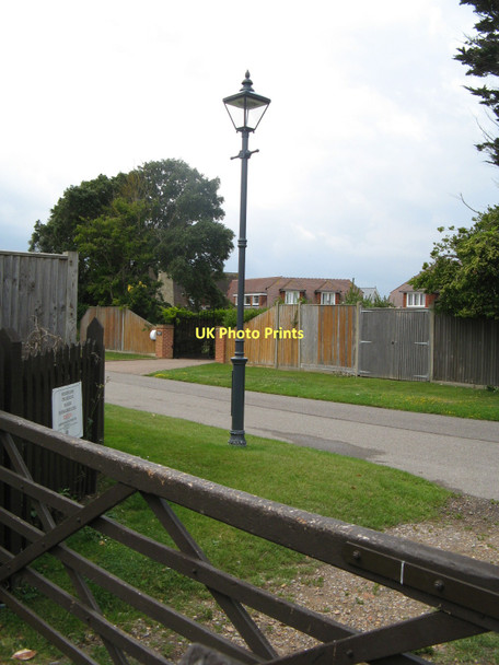 Photo 6"x4" Private entrance to Gorse Avenue Kingston Gorse c2011