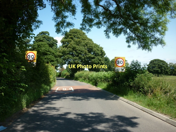 Photo 6"x4" Entering Kirkby Malzeard, North Yorkshire Kirkby Malzeard c2011