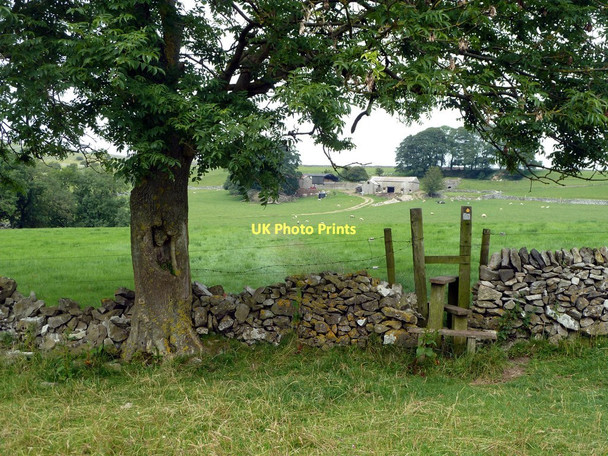 Photo 6"x4" Wall and stile in Madge Dale Hartington c2011