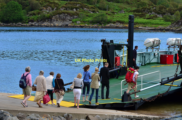 Photo 6"x4" Loading the ferry - Tarbert Tarbert\/NR8668 c2011
