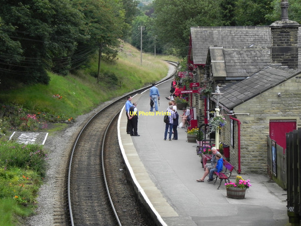 Photo 6"x4" Haworth Railway Station Haworth c2011