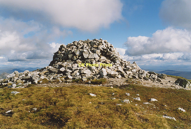 Photo 6"x4" Summit cairn of Sg\u00c3\u00b9rr a' Mh\u00c3\u00a0im Sg\u00f9rr a' Mh\u00e0im c2003