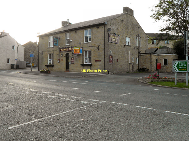 Photo 6"x4" Emmott Arms, Laneshaw Bridge Trawden c2011