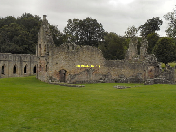 Photo 6"x4" Fountains Abbey, Reredorter Aldfield c2011