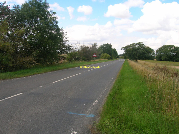 Photo 6"x4" A1084 towards Brigg Bigby c2011