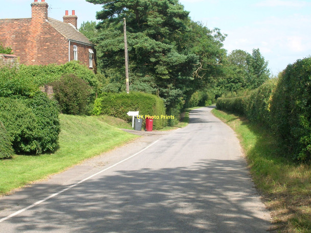 Photo 6"x4" Station Road towards Thornton Abbey Thornton Curtis c2011