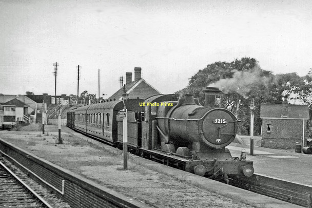 Photo 6"x4" Highbridge (Somerset & Dorset) Station, with train to Evecreech Junction Alstone\/ST3146 c1962