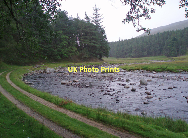 Photo 6"x4" A bend in the River Pattack Allt Beinn Eilde c2011