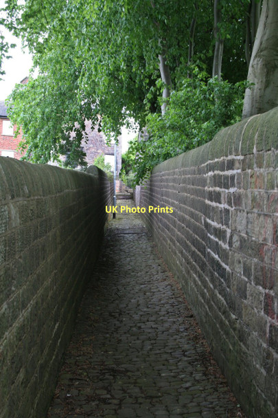 Photo 6"x4" Walled footpath Leek\/SJ9856 c2011