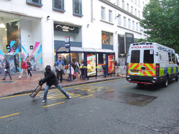 Photo 6"x4" Rioting in Birmingham City Centre Birmingham c2011