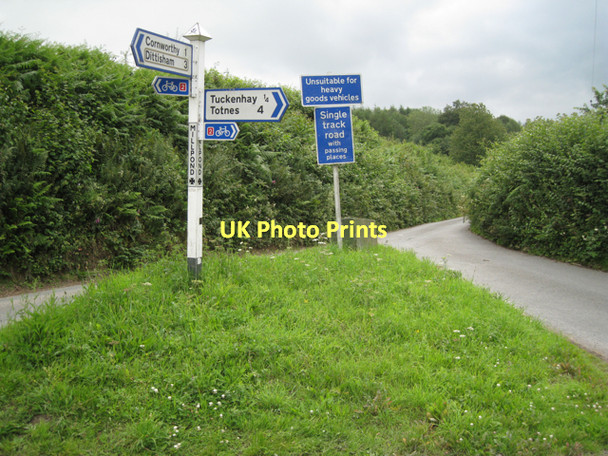 Photo 6"x4" Millpond Cross Tuckenhay c2011