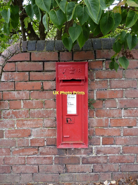 Photo 6"x4" Victorian wallbox in Aston Uppington\/SJ6009 c2011