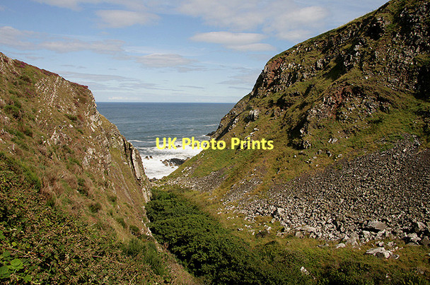 Photo 6"x4" Dowlaw Dean Fast Castle c2011