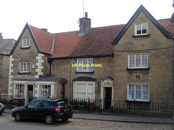 Photo 6"x4" No 1 & No 3, High Market Place Kirkbymoorside c2011