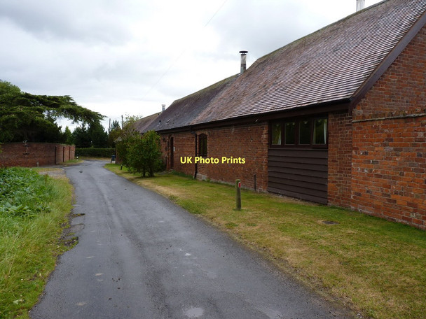 Photo 6"x4" Long Barn - Betton Grange Farm Betton Strange c2011