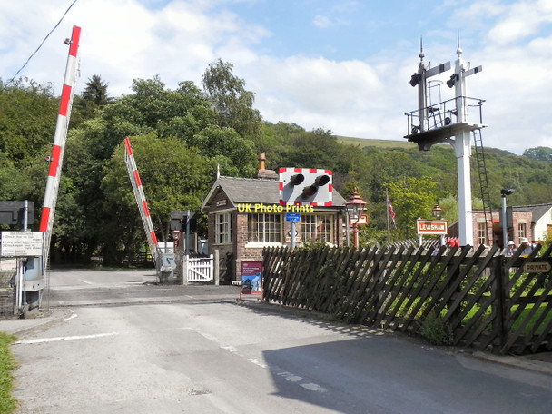 Photo 6"x4" North Yorkshire Moors Railway, Level crossing at Levisham Newton-on-Rawcliffe c2011
