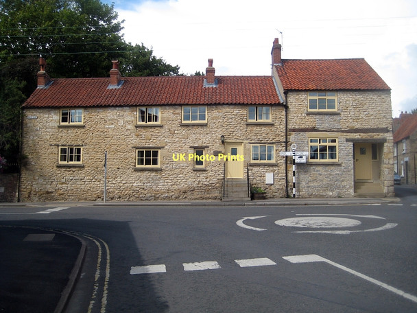 Photo 6"x4" 26-28, Dale End Kirkbymoorside c2011