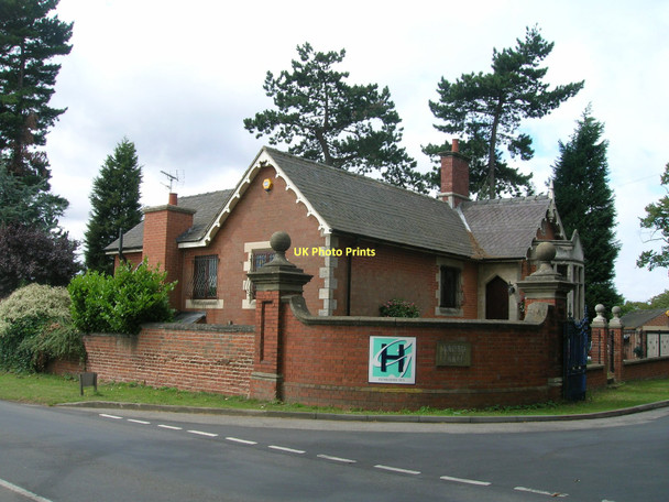 Photo 6"x4" North Lodge (entrance to Hesley School) New Rossington c2011