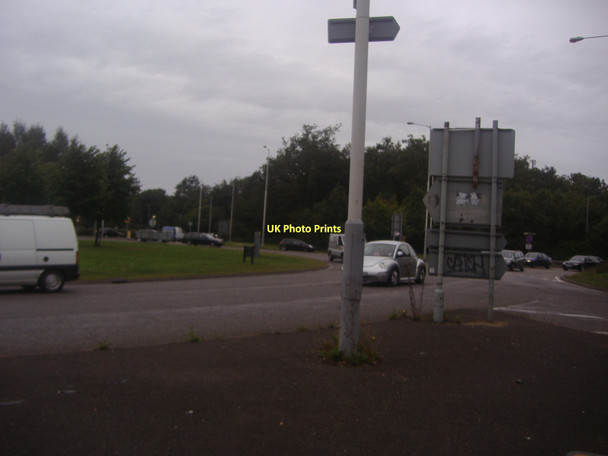 Photo 6"x4" Kidney Wood roundabout, Slip End Luton\/TL0921 c2011