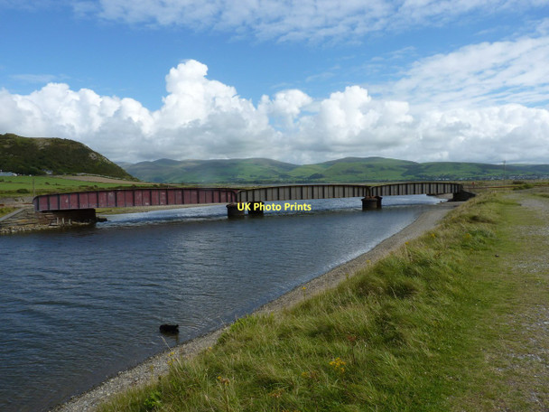 Photo 6"x4" River and bridge Tywyn\/SH5800 c2011