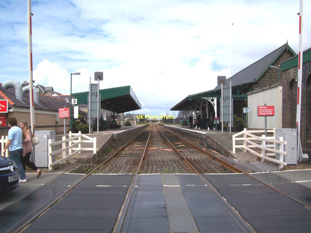Photo 6"x4" Barmouth railway station from the level crossing Barmouth\/Abermaw c2011
