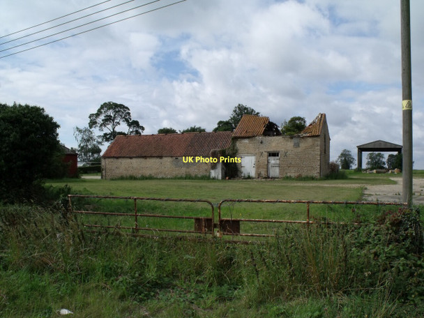 Photo 6"x4" Derelict Barn at Hall Farm, near Thorpe Tilney Thorpe Tilney c2011