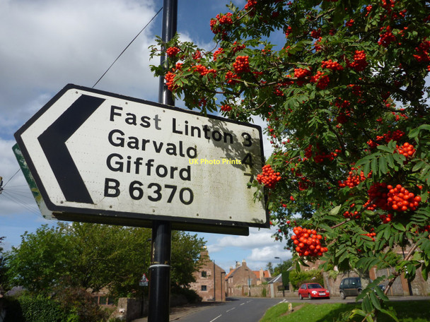 Photo 6"x4" East Lothian Townscape : Stenton Streetscene Stenton\/NT6274 c2011