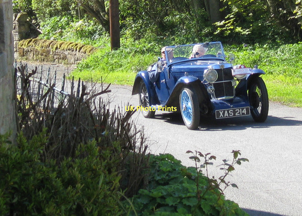 Photo 6"x4" MG rally passing through Horndean village Horndean\/NT8949 c2011