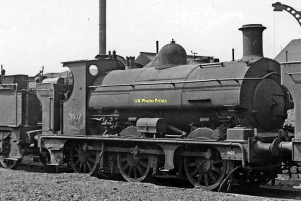 Photo 6"x4" Ancient GW Saddle Tank on the 'Dump' at Swindon Works Even Swindon c1950