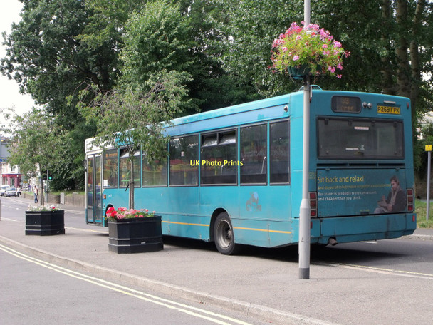Photo 6"x4" Number 33 bus at Hassocks Hassocks\/TQ3015 c2011
