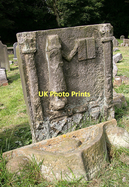 Photo 6"x4" An old gravestone in Auchtertool Parish Churchyard Auchtertool c2011