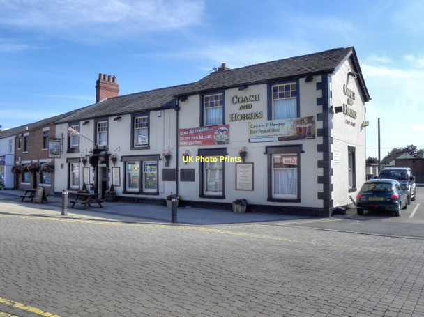 Photo 6"x4" The Coach and Horses, Freckleton Freckleton c2011
